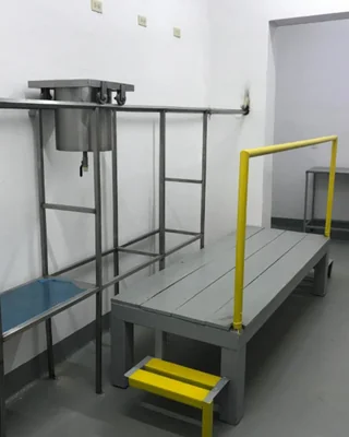 Área de producción de salsas HERVI